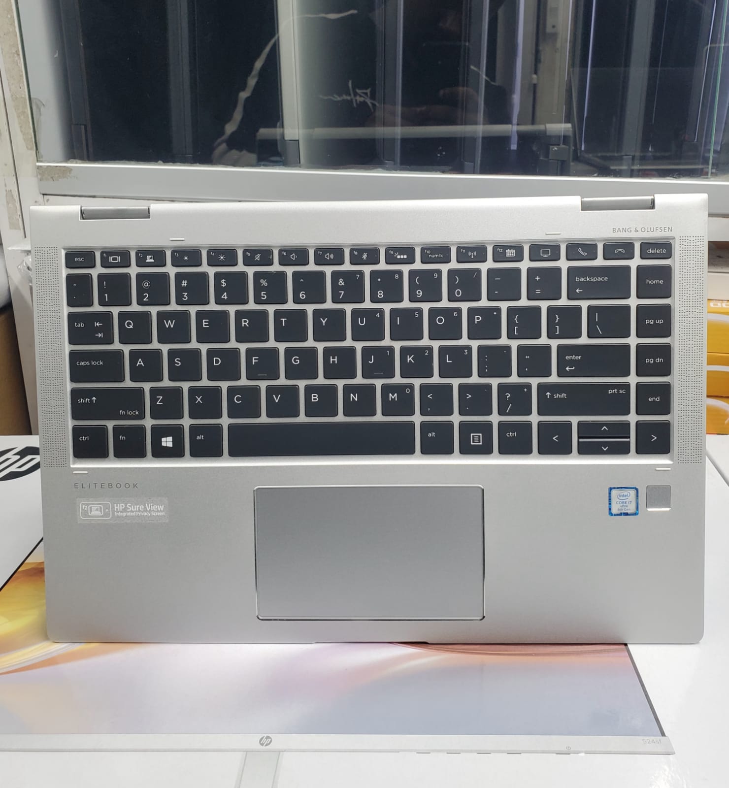 HP 1040  G6